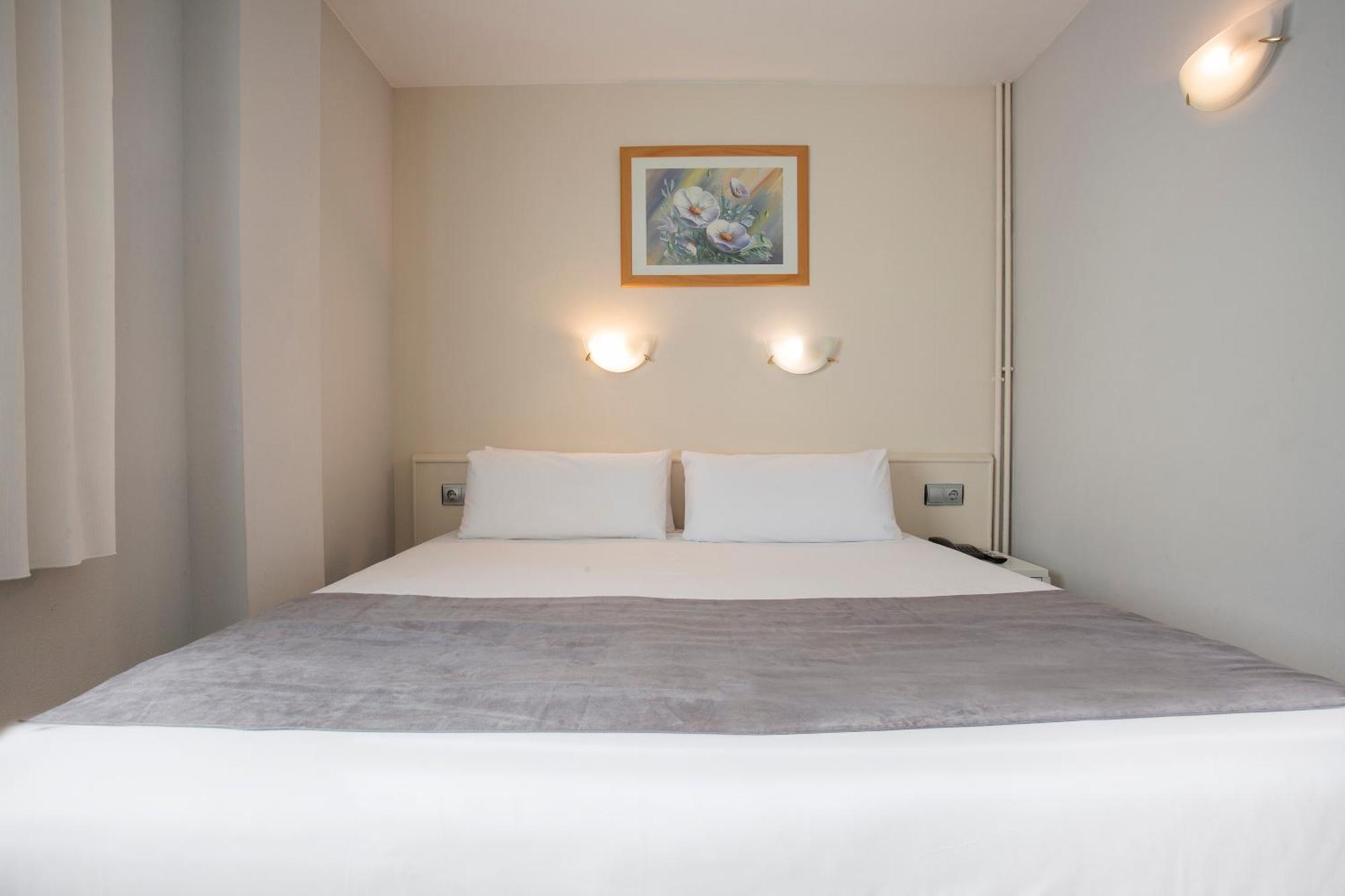 Hotel Camel Lot Pas De La Casa Phòng bức ảnh